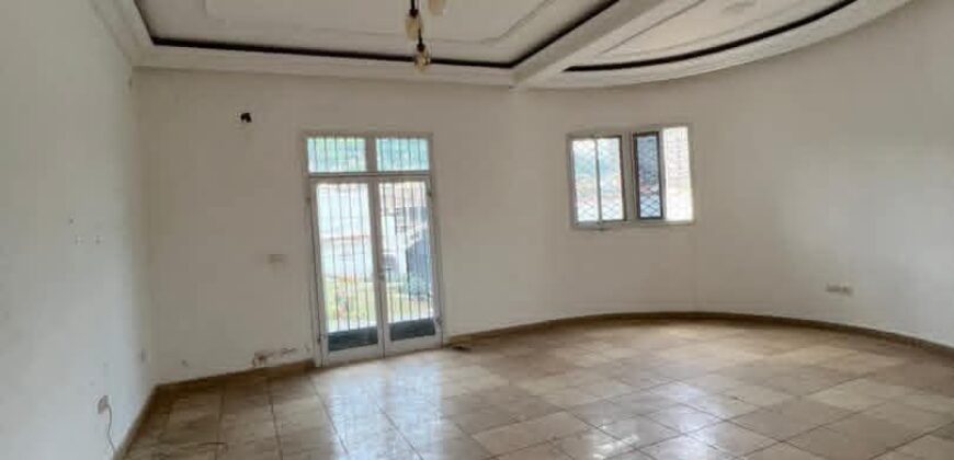 Magnifique duplex 6 chambres à louer – Yaoundé, Quartier Golf