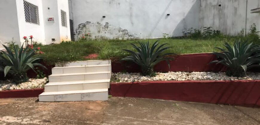 Magnifique duplex 6 chambres à louer – Yaoundé, Quartier Golf