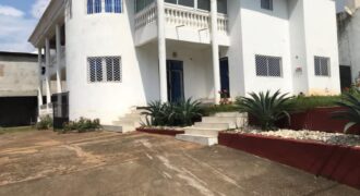 Magnifique duplex 6 chambres à louer – Yaoundé, Quartier Golf