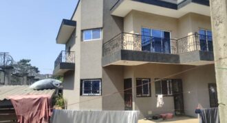 Duplex haut standing avec dépendance à vendre à Eligsono – Yaoundé