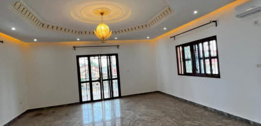 Duplex très haut standing 7 chambres à louer – Yaoundé, Quartier Golf