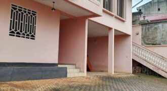 Duplex moderne à louer à Omnisports, derrière Mfandena – Yaoundé